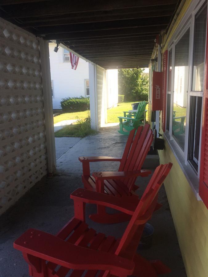 Beach Ball Inn Westerly Exterior photo